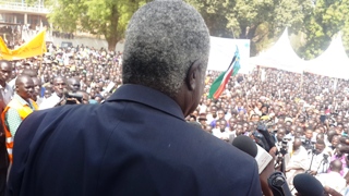 Governor Elias Waya addressing people in Wau upon his arrival on January 12, 2016 (ST)