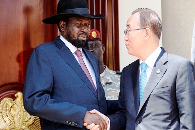 The United Nations Secretary General, Ban Ki Moon handshake with the President of the Republic of South Sudan, Salva Kiir at Presidential Palace, J1 in Juba capital on February 25, 2016 (UNMISS photo)