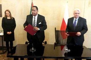 وزيرا خارجية السودان وبولندا بوارسو بعد التوقيع على اتفاق تعاون في مجالات التنسيق السياسي والزراعي والتعليم العالي ـ الجمعة 18 مارس 2016