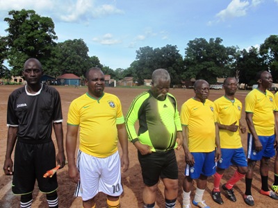 Commissioner of Yambio County (L) Polino Zizi (R) ready to play football for peace in Yambio, April 17, 2016 (ST)