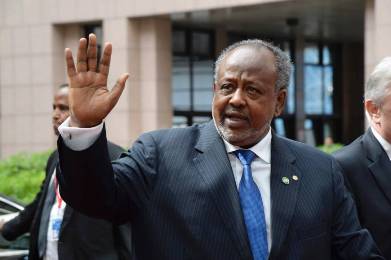 Djibouti's President Ismail Omar Guelleh arriving for the fourth EU-Africa summit at the EU Headquarters in Brussels, on April 2, 2014 (AFP Photo)
