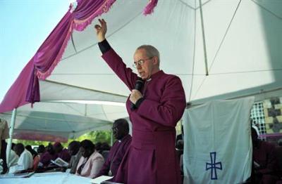 Archbishop of Cantebury Justin Welby prays at the ECS All Saints church in Juba on January 30, 2014 during a two day visit to South Sudan (AP/Mackenzie Knowles-Coursin)