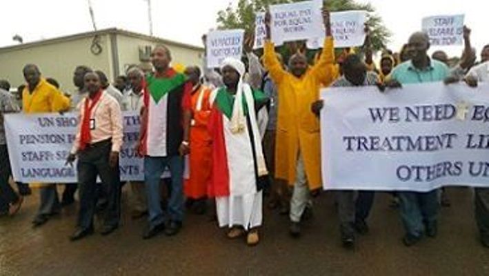 UNAMID local staff members protest in El-Fasher over non-payement of entitlements on 28 July 2016 (ST Photo)