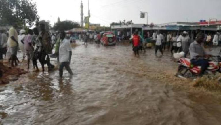 A street in Nyala market flooded after heavy rains in August 2013 (Photo Nuraldaim blog)