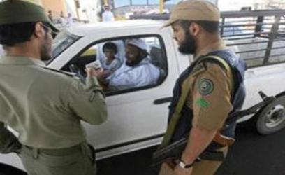 Saudi policemen during a traffic control in Riyadh (AFP file photo)