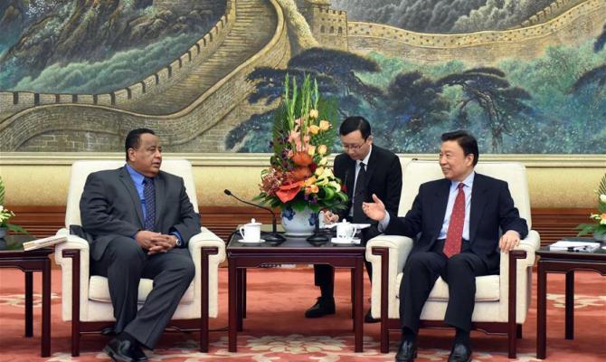 Chinese Vice President Li Yuanchao (R) meets with Sudan's Foreign Minister Ibrahim Ghandour in Beijing, capital of China, Oct 28, 2016. (Xinhua/Zhang Duo Photo)
