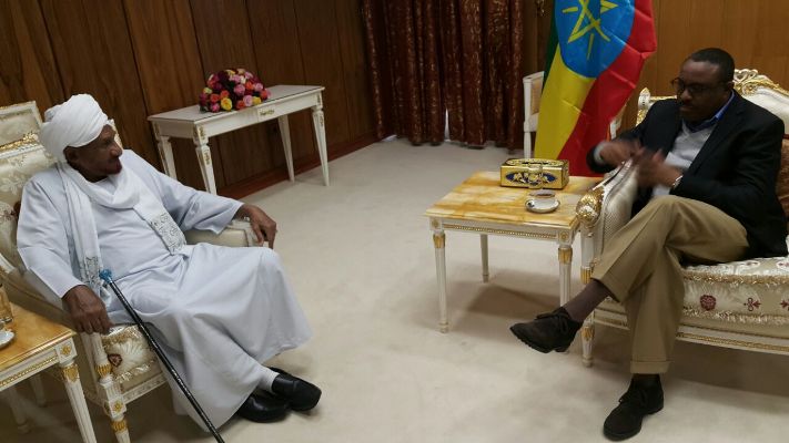 Ethiopian PM Haile Mariam Dessalegn meets with the leader of the National Umma Party, Sadiq al-Mahdi in Addis Ababa on 1 October 2016 (ST Photo)