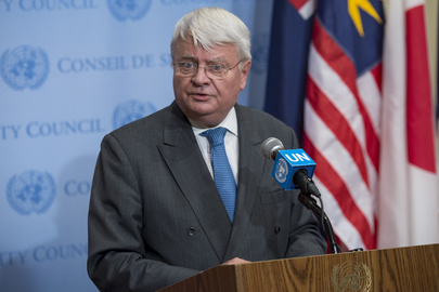 Hervé Ladsous, Under-Secretary-General for Peacekeeping Operations, speaks to journalists following Security Council consultations on the situation in Darfur, 4 October 2016 (UN Photo)