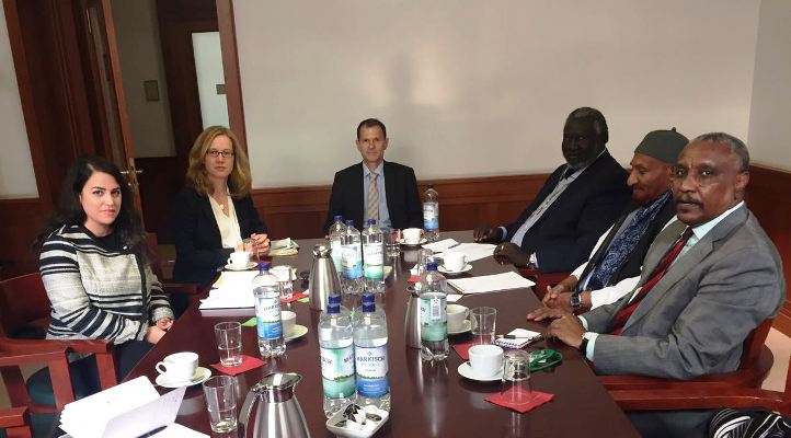 SPLM-N chairman Malik Agar, NUP leader Sadiq al-Mahdi and SPLM-N SG Yasir Arman on the right, and German diplomats of African affairs at the Federal Foreign Office meet in Berlin on Friday 4 November 2016 (ST Photo)