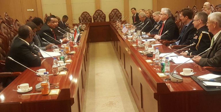 Sudan's Fm Ibrahim Ghandour (L) discuss bilateral relations with an U.S. delegation led by U.S. Fish and Wildlife Associate Director  Teresa Christopher on Tuesday 13 December, 2016 (ST Photo)