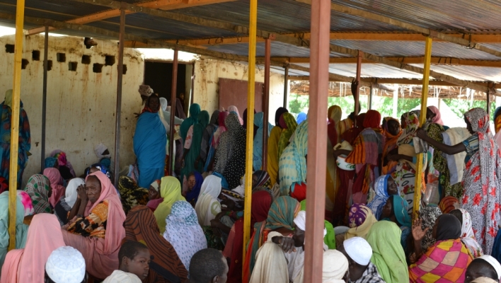 Women from Darfur line up to receive their monthly ration in the Djabal camp, in eastern Chad  (WFP Photo)