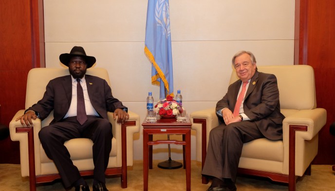 UN chief António Guterres (right) meets with President Salva Kiir, at the 28th summit of the African Union (AU), in Addis Ababa, Ethiopia. on 29 January 2017 (UN photo)