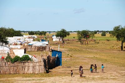 View of Wau Shilluk settlement  for displaced people on West Bank of White Nile River in October 2016 (MSF photo)