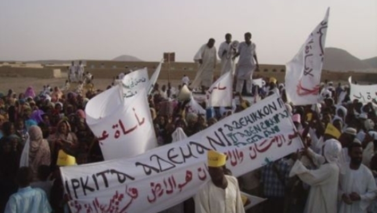 Nubian activists protest plans to build Kajbar Dam on the Nile, Sudan (internationalrivers.org)