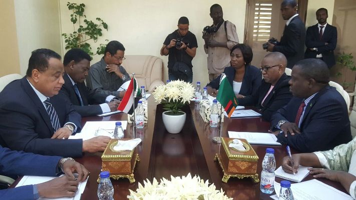 Zambia’s foreign minister Harry Kalaba and Sudanese counterpart Gahndour sign cooperation agreement on 11 February 2017 (ST Photo)