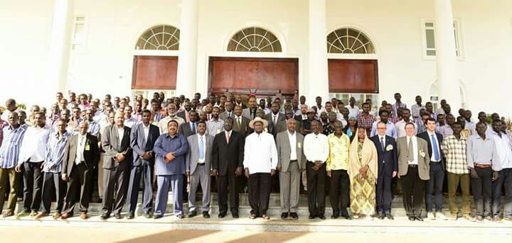 president_museven_splm_-n_arman_sudan_ambassador_icrc_representatives_and_the_released_persons_pose_for_a_colllective_picture_on_5_march_2017_st_photo_.jpg