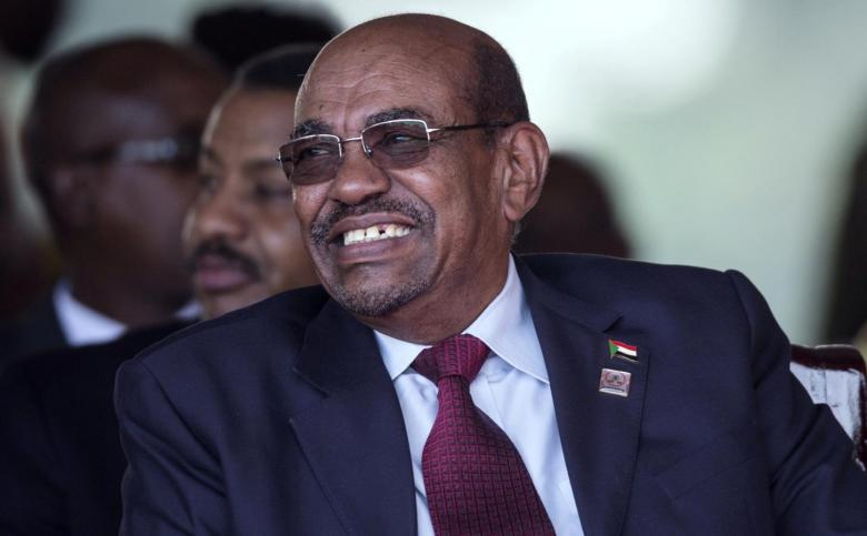 Sudan's Omer al-Bashir attends the swearing-in ceremony of Uganda's President Yoweri Kaguta Museveni in Kampala, Uganda, May 12, 2016. (Reuters/Edward Echwalu=