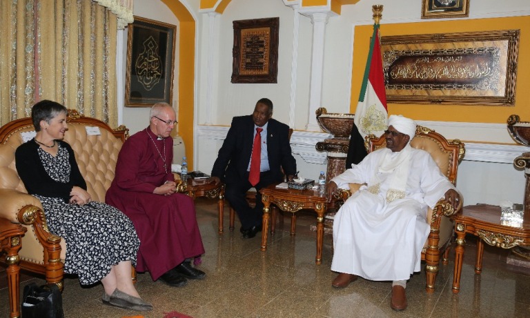 Sudan's President Omer al-Bashir meets the head of the Church of England Justin Welby on Sunday 30 July 2017 (SUNA photo)