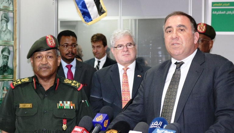 General Staff, Emad al-Din Mustafa Adawi and the Deputy Commander of the U.S. Africa Command (AFRICOM), Alexander Laskaris, speaks to the press on 9 August 2017 (SUNA Photo)