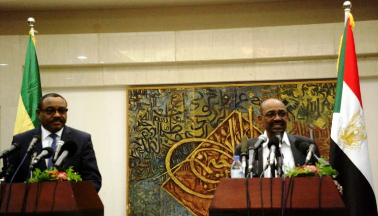 President Omer al-Bashir and Ethiopian Prime Minister Hailemariam Desalegn hold a press conference on 17 August 2017 (SUNA Photo)