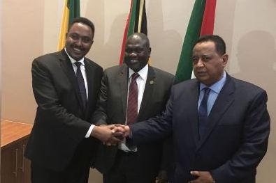 From the left Ethiopia’s FM Workneh Gebeyehu SPLM-IO leader Riek Machar and Sudanese FM Ibrahim Ghandour pose for a picture in Johannesburg on 5 Oct 2017 (ST Photo)