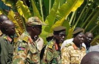 Lt. General Wang Chiok Koryom (C) speaks to the press in Juba on 29 December 2017 (ST Photo)