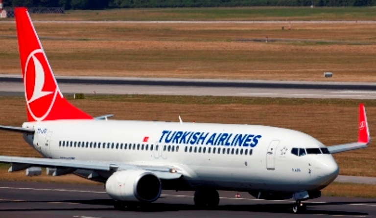 Turkish Airlines Boeing 737-800 at Düsseldorf airport, Germany (Wikimedia photo)