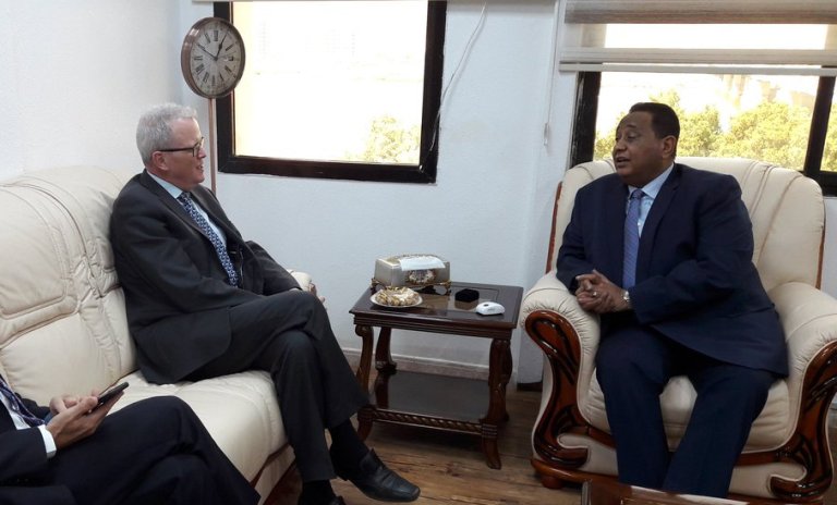 Sudan's FM Ibrahim Ghandour meets UK special envoy Chris Trott in Khartoum on 21 January 2018 (Photo Trott)