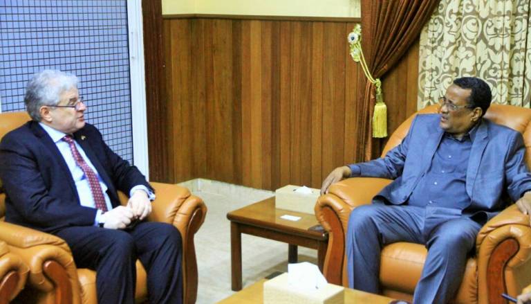 Sudan's presidential aide Ibrahim Mahmoud Hamid receives U.S. charge d’affaires Steven Koutsis at his office in Khartoum on 30 January 2018 (ST photo)