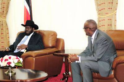 South Sudan's Salva Kiir and Uganda's minister for national security Lt. Gen. Henry Tumukunde in Kampala, February 21, 2018 (South Sudan Press Unit)