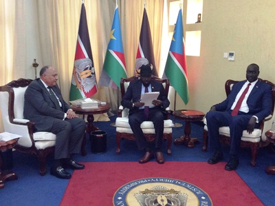 South Sudan's Salva Kiir (C) meeting the Egyptian foreign affairs minister Sameh Shoukry (L) in Juba, March 12, 2018 (courtesy photo)