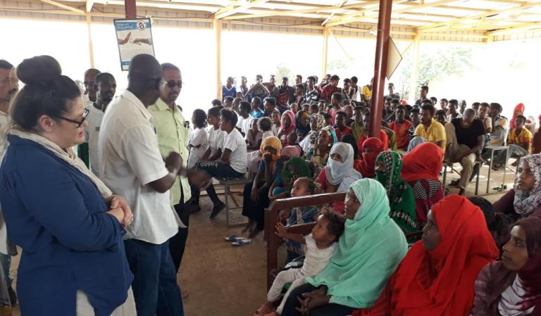 Ambassador Emmanuelle Blatmann and Special Envoy Stéphane Gruenberg visit the Wad Sherifai camp near Eritrea, 23 April 2018 (Photo Blatmann's Twitter page)