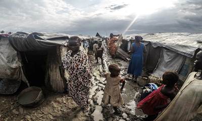 Civilians at the protection of civilian site in Malakal, Upper Nile state (MSF photo)