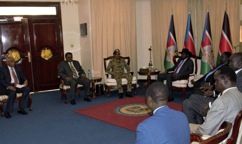 President Salva Kiir receives Sudan's defence minister Awad Ibn Ouf and NISS Director Salah Gosh on 30 July 2018 (Photo S. Sudanese presidency)