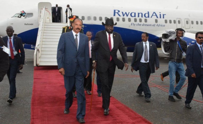 President Kiir received at Asmara airport by President Afwerki on 18 August 2018 (Photo Eritrean Information Ministry)