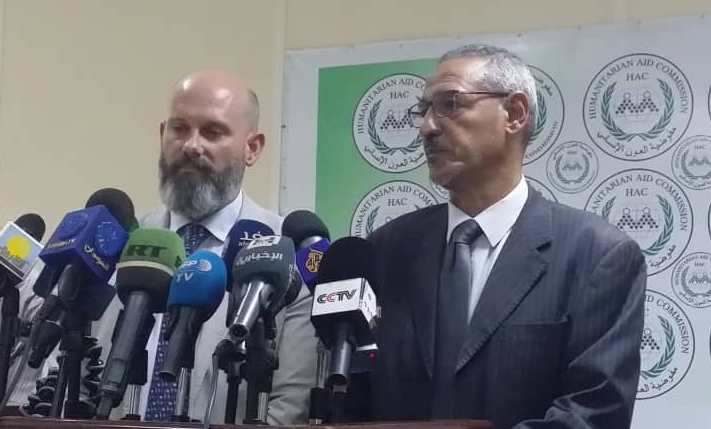 HAC Commissioner Ahmed Mohamed Adam and WFP Country Director Matthew Hollingworth hold press conference in Khartoum on 27 Sept 2018 (Photo ST)