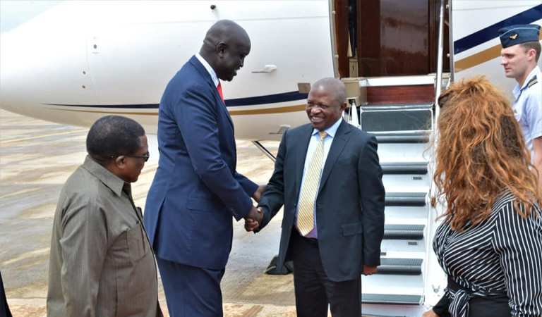 South African Deputy President David Mabuza is welcomed by South Sudan presidential affairs minister Mayiik Deng up on his arrival at Jua airport on 14 October 2018 (Photo South Sudan presidency)