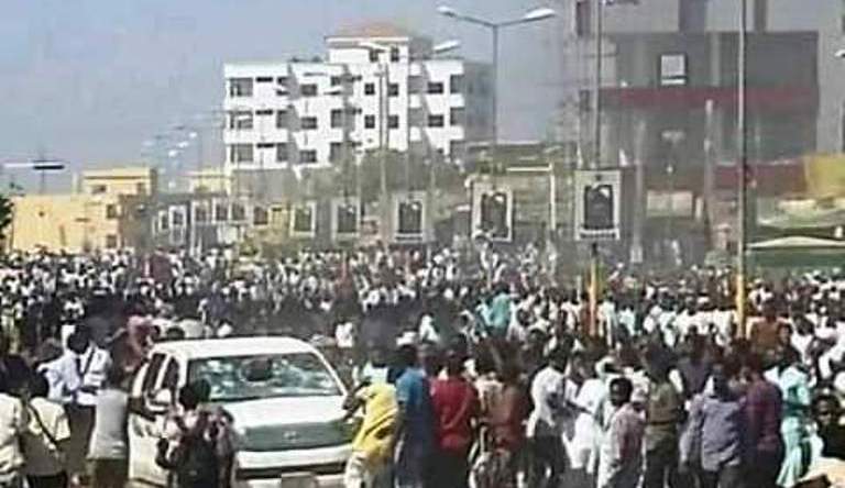 Demonstrators in the streets of Khartoum North on 13 January 2019 -(ST photo)