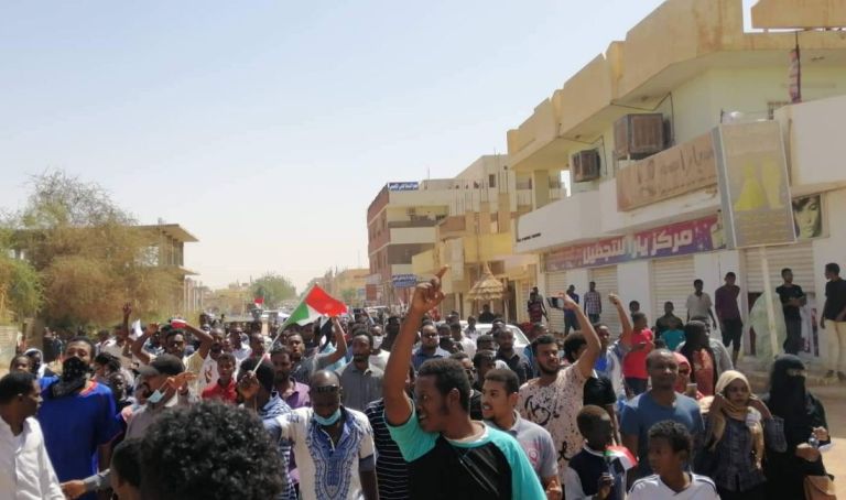 Protesters took to the street in Jabra district of Khartoum state on 28 February , 2019 (ST Photo)