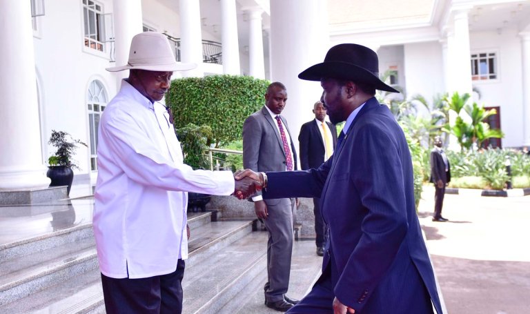 President Museveni welcomes President Kiir at the State House in Entebbe on 4 April 2019 (Photo Ugandan presidency)
