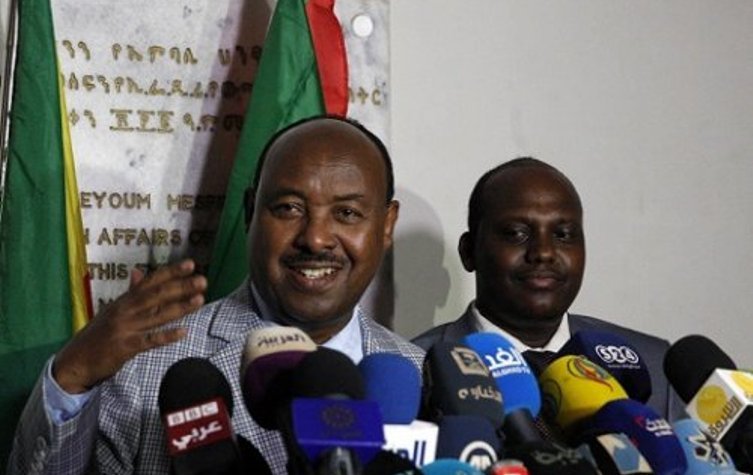 Ethiopian mediator Mahmoud Dirir talks to the media on 11 June 2019 in Khartoum (ST photo)