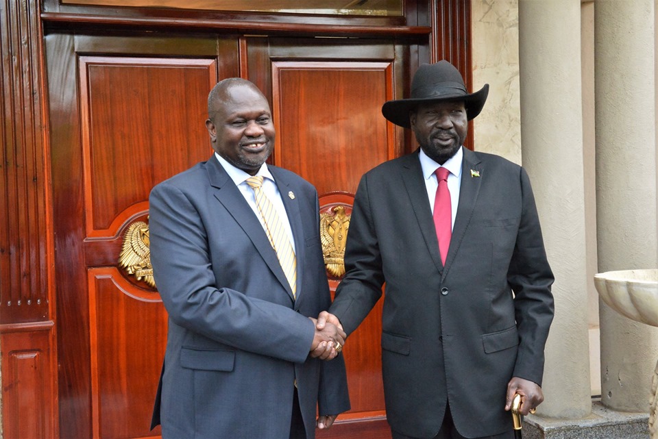 South Sudan rebel leader Riek Machar (L) and President Salva Kiir in Juba on September 8, 2019 (PPU)