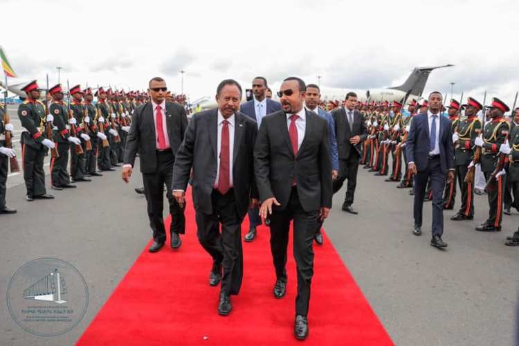 Abiy welcomes Hamdok at Addis Abbas airport on 10 Oct 2019 (Photo Ethiopian PM office)