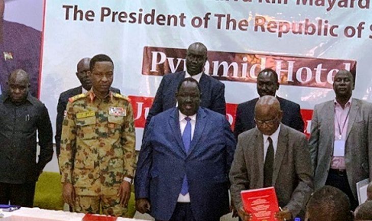 chams_al-din_l_kabbashi_and_amar_amun_daldoum_r_at_the_signing_of_the_peace_roadmap_in_juba_on_18_2019_st_photo_.jpg