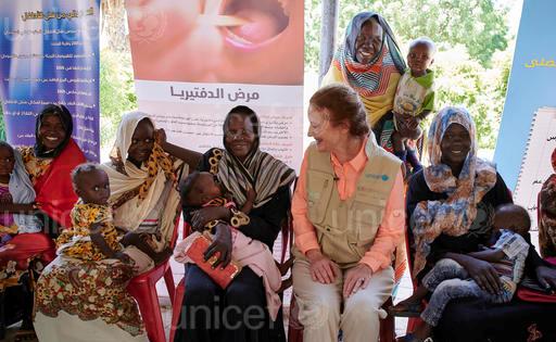 UNICEF Executive Director Henrietta H. Fore speaks to women at Maternal and Child Health Uni in the Kadugli Paediatric Hospital in Kadugli on 27 October 2019 (UNICEF photo)