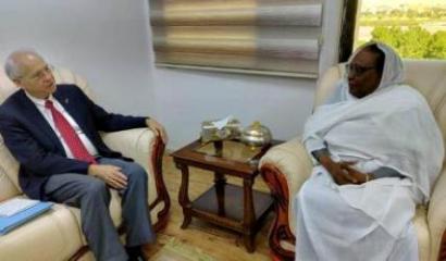 Asma Mohamed Abdallah Sudan's FM meets US SPecial ENvoy Donald Booth on 14 Nov 2019 (FM photo).jpg