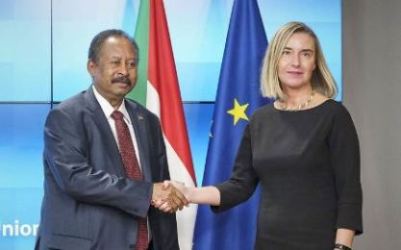 Federica Mogherini shakes hands with Sudn PM Abballah Hamodk on 11 November 2019 (EU photo)