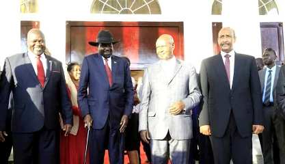 machar_kiir_museveni_and_al_burhan_pose_in_entebbe_after_the_extensio_of_pre-transitional_period_for_100_days_on_7_nov_2019_soverign_council1.jpg