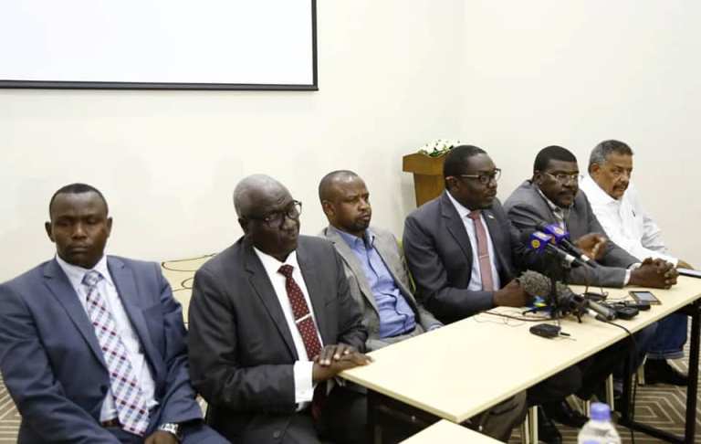 Al-Taishi (3rd R) speaks in a joint press conference with SRF-Darfur leaders in Juba on 17 January 2020 (SC photo)
