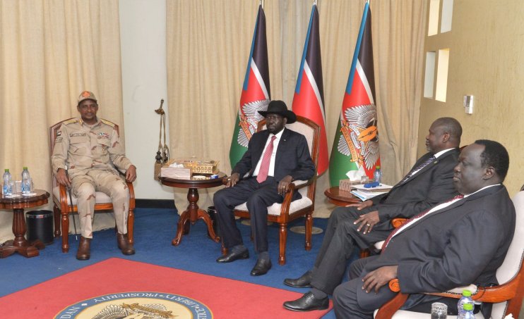 President Kiir (C) meets Machar (R) with the participation of Sudan's Hemetti (L) on 15 January 2020 (SSPPU photo)